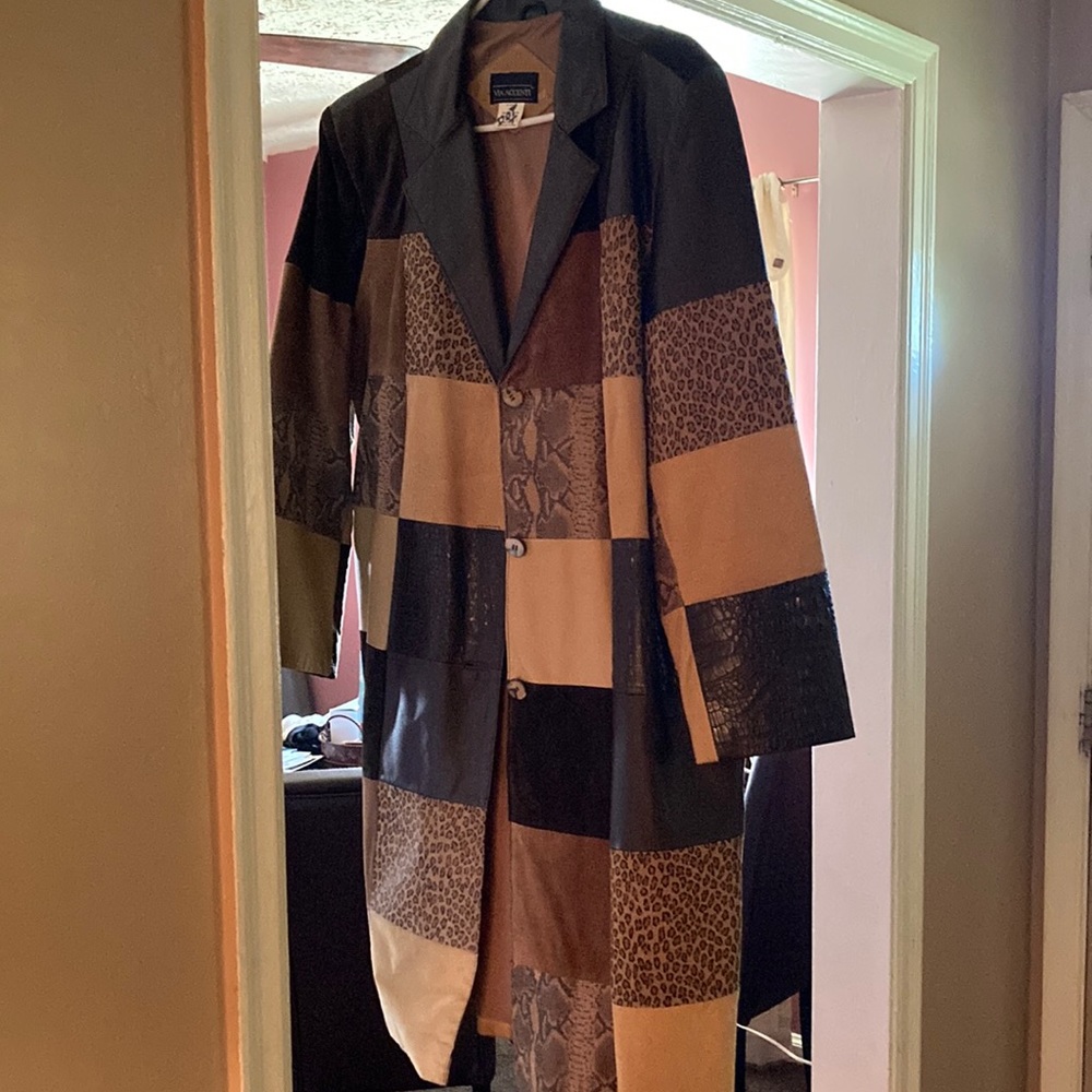 Vintage Via Aceenti woman’s jacket no issues beautiful African pattern
